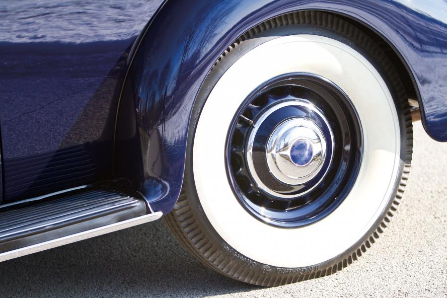  Lincoln Model K Convertible Victoria by Brunn 1939 года  (фото 17 из 34)